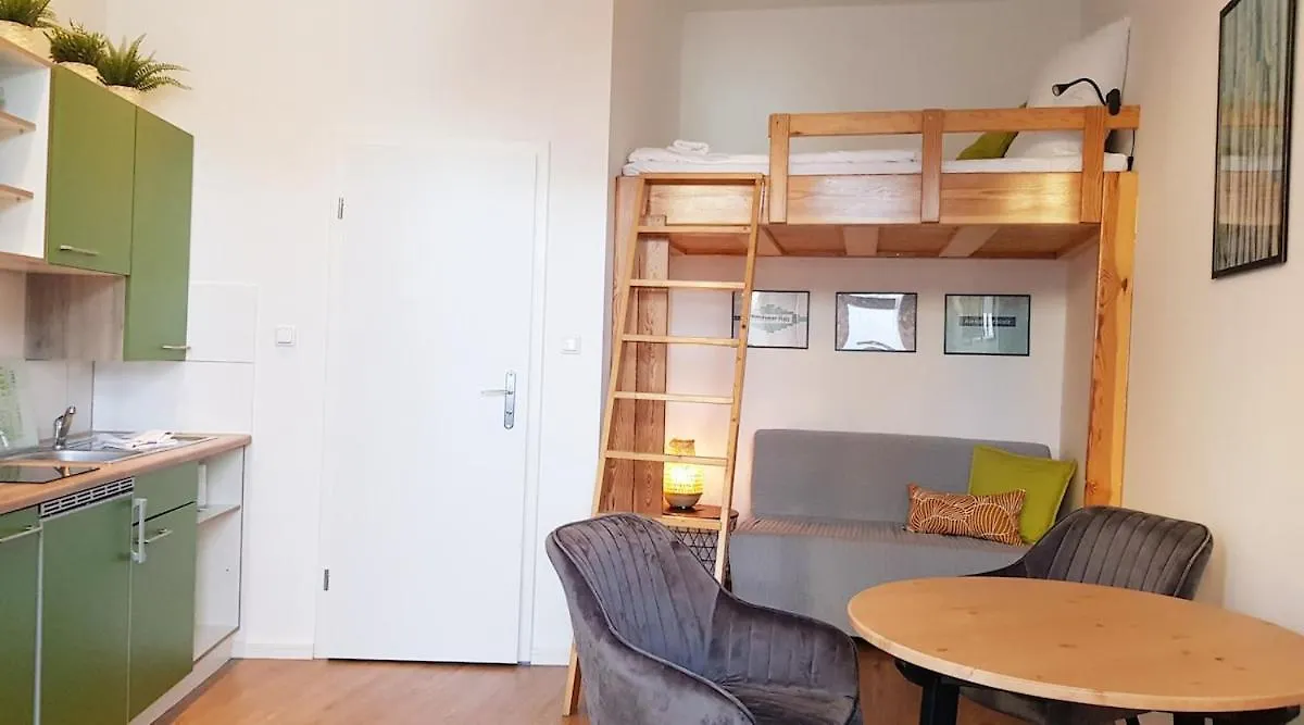 Green Apartment N40 Cosy Studio For 3 Guests, Terrace ベルリン 0*,  ドイツ
